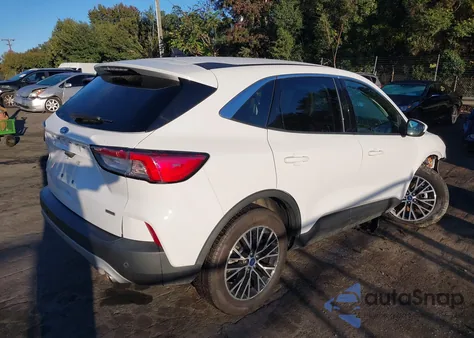 2022 Ford Escape Sel Plug-In Hybrid z USA, uszkodzony, nr VIN 1FMCU0KZXNUA93862